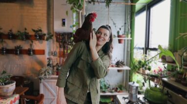 Living with 700+ Houseplants and a Hen in Brooklyn, NYC 🌿🐥 | House Plant Tour